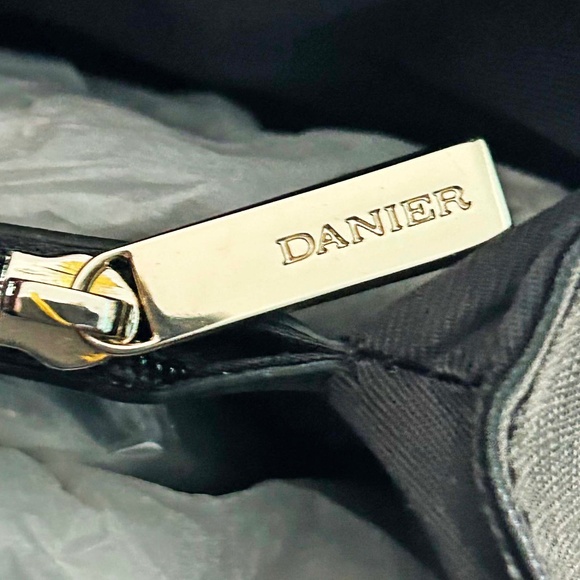 SATCHEL/SHOULDER BAG, DANIER LEATHER, BLACK, POCKETS, FRONT ACCENT LIKE A BIRKIN - Picture 10 of 16